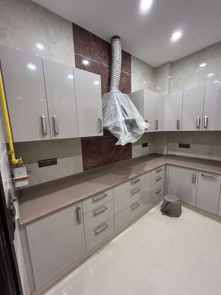 Kitchen, shivalik colony 3 Bedroom 1800 Sq.Ft. Apartment In Shivalik Colony Delhi 9389914