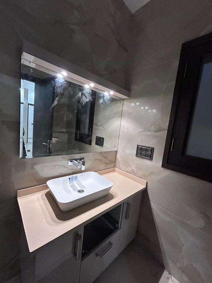 Attached Bathroom, shivalik colony 3 Bedroom 1800 Sq.Ft. Apartment In Shivalik Colony Delhi 9389914