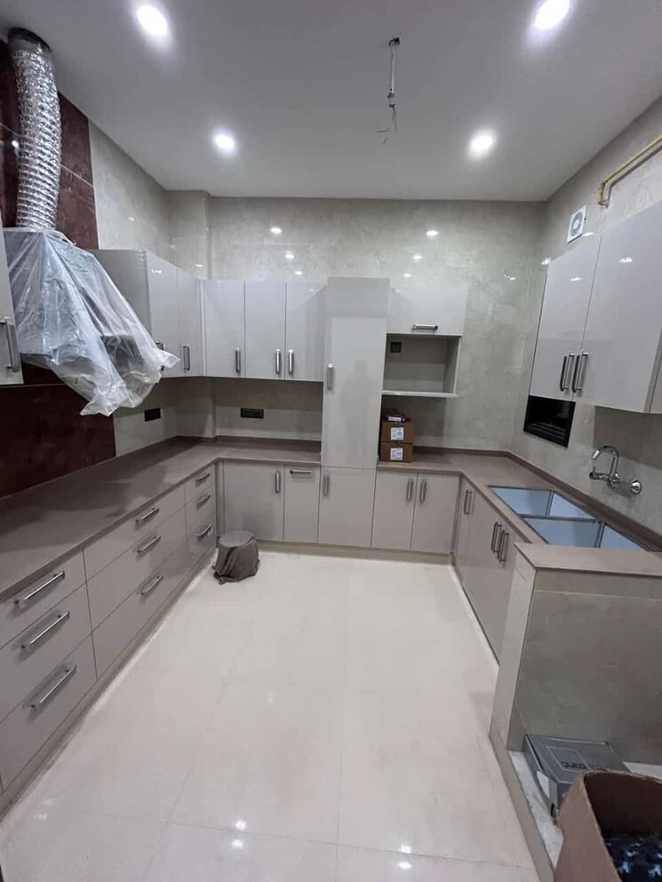 Kitchen, shivalik colony 3 Bedroom 1800 Sq.Ft. Apartment In Shivalik Colony Delhi 9389914