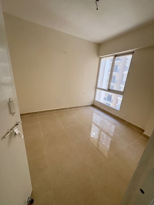 Room in 2 BHK Apartment at Signature The Millennia 3, Sector 37d – for Rent