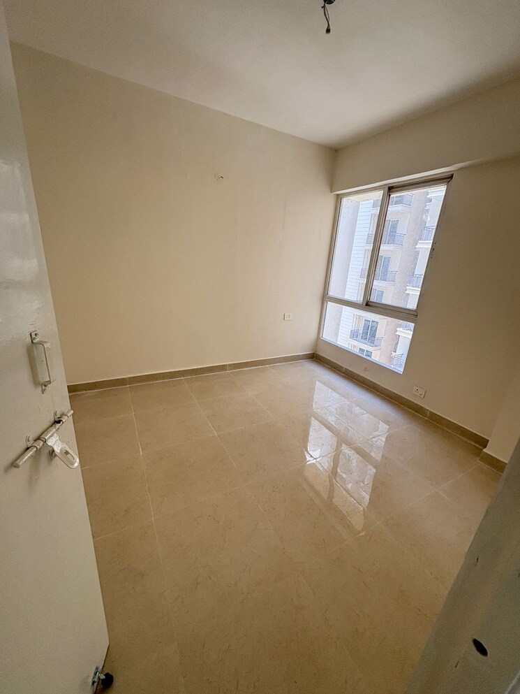 Room, signature-the-millennia-3 2 Bedroom 1000 Sq.Ft. Apartment In Sector 37d Gurgaon 9389931