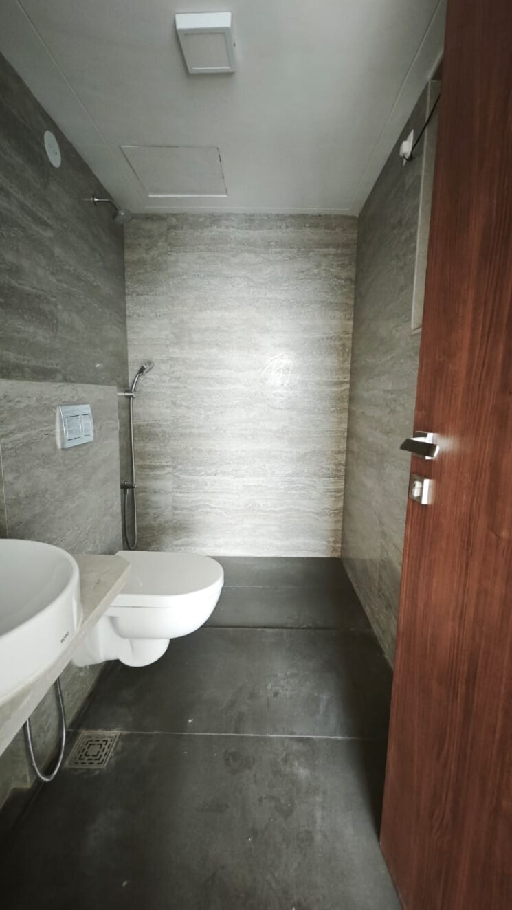 Bathroom, hubtown-seasons 2 Bedroom 648 Sq.Ft. Apartment In Chembur Mumbai 9389926