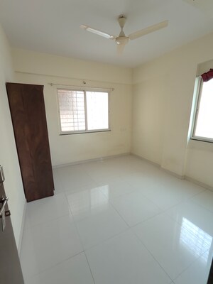 Room in 1 BHK Apartment at Kharadi – for Rent