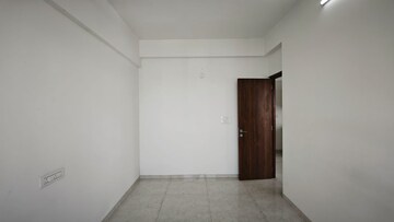 Room in 2 BHK Apartment at Heritage Solitaire, Chembur – for Rent