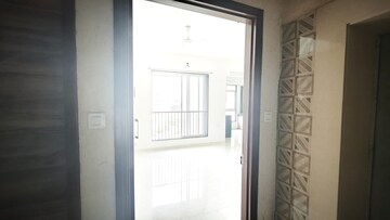 Room in 2 BHK Apartment at Heritage Solitaire, Chembur – for Rent