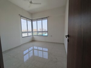 Room in 2 BHK Apartment at Heritage Solitaire, Chembur – for Rent