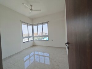 Room in 2 BHK Apartment at Heritage Solitaire, Chembur – for Rent