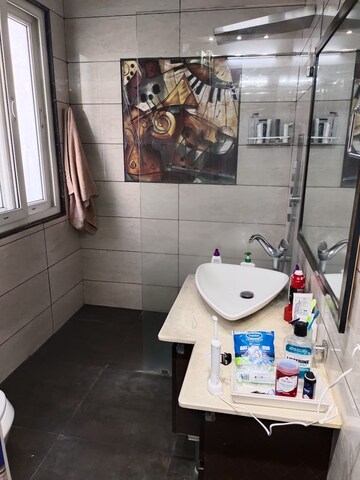 Attached Bathroom in 3 BHK Apartment at Veera Safdarjung Enclave, Safdarjung Enclave – for Rent