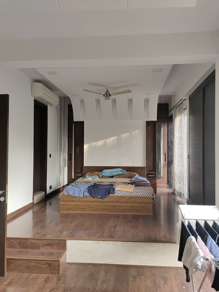 Bedroom, veera-safdarjung-enclave 3 Bedroom 1900 Sq.Ft. Apartment In Safdarjung Enclave Delhi 9389945