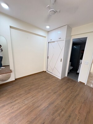 Room in 3 BHK Apartment at Signature Global City, Sector 37d – for Rent