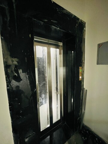 Building Lobby in 1 BHK Builder Floor at Sector 31 – for Rent