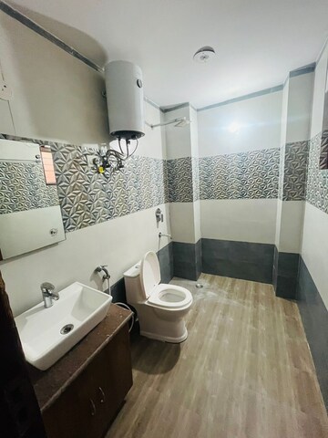 Master Bedroom in 1 BHK Builder Floor at Sector 31 – for Rent