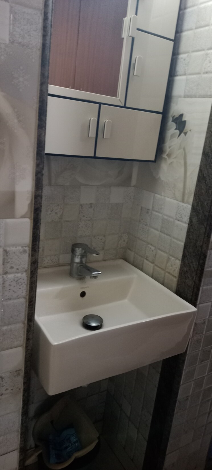 Bathroom, neel-varsha-apartment 1 Bedroom 650 Sq.Ft. Apartment In Mahim Mumbai 9389993