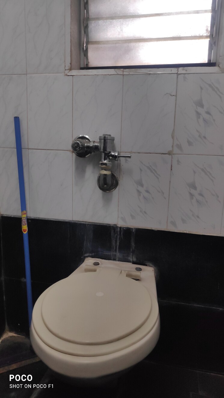 Bathroom, andheri east Pg For Girls In Andheri East 9389976