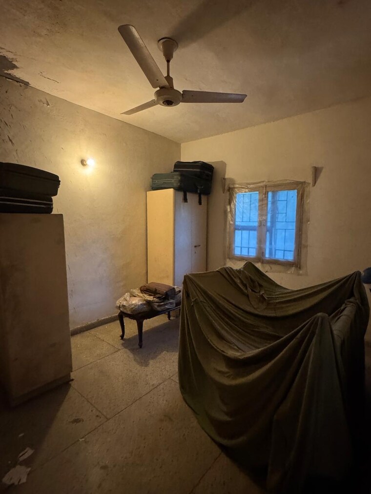 Bedroom, sheikh sarai 3 Bedroom 1600 Sq.Ft. Builder Floor In Sheikh Sarai Delhi 9389989