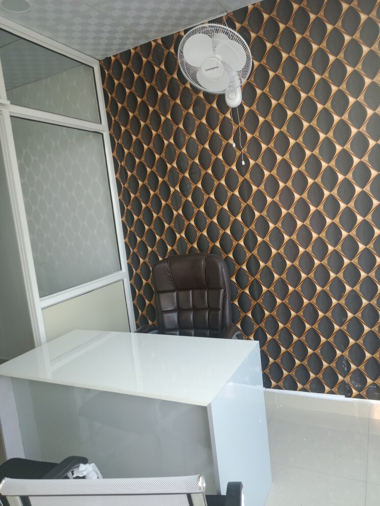 Team Area, gaur-city-center Commercial Office Space 450 Sq.Ft. In Sector 4 Greater Noida Greater Noida 9390077