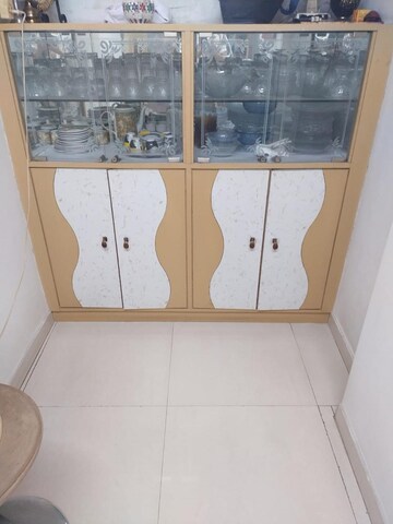 Furnished Amenities in 3.5 BHK Apartment at Hiranandani Meadows, Manpada – for Rent