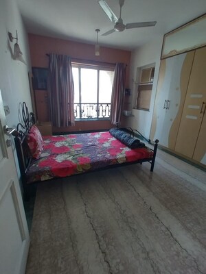 Bedroom in 3.5 BHK Apartment at Hiranandani Meadows, Manpada – for Rent