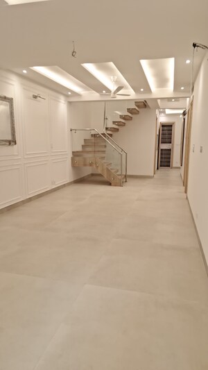 3 BHK Apartment For Rent in DDA Rosewood Apartments, Vasant Kunj