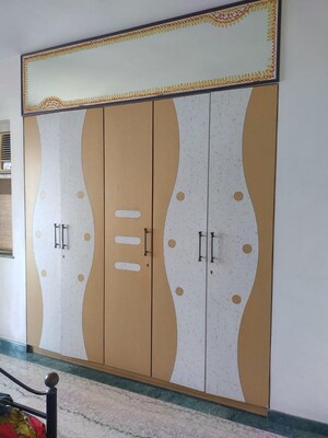 Building Lobby in 3.5 BHK Apartment at Hiranandani Meadows, Manpada – for Rent