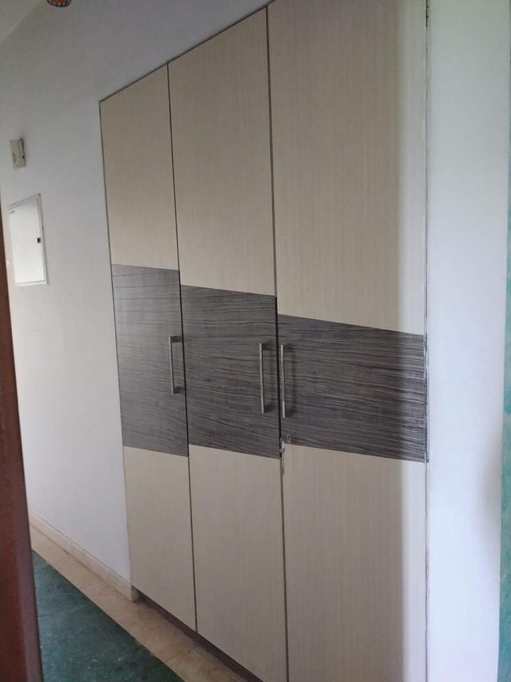 Bathroom, hiranandani-meadows 3.5 Bedroom 1400 Sq.Ft. Apartment In Manpada Thane 9390053