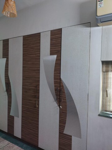 Building Lobby in 3.5 BHK Apartment at Hiranandani Meadows, Manpada – for Rent