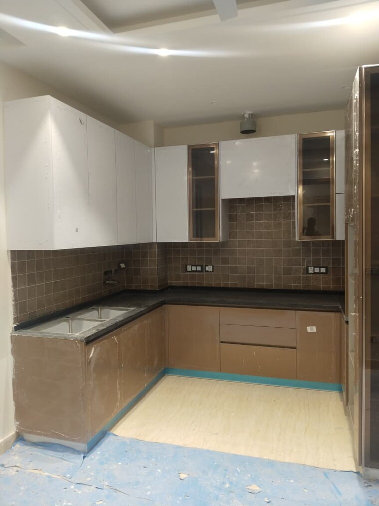 Kitchen, chittaranjan park 3 Bedroom 1125 Sq.Ft. Builder Floor In Chittaranjan Park Delhi 9390069