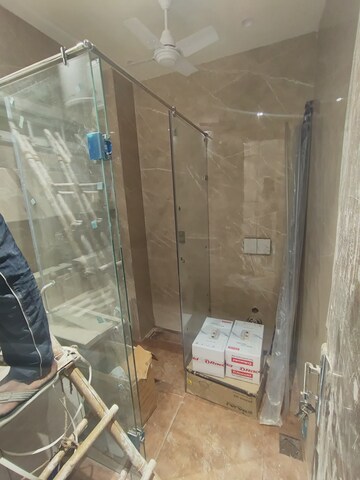 Furnished Amenities in 3 BHK Builder Floor at Chittaranjan Park – for Sale