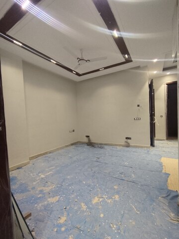 Room in 3 BHK Builder Floor at Chittaranjan Park – for Sale