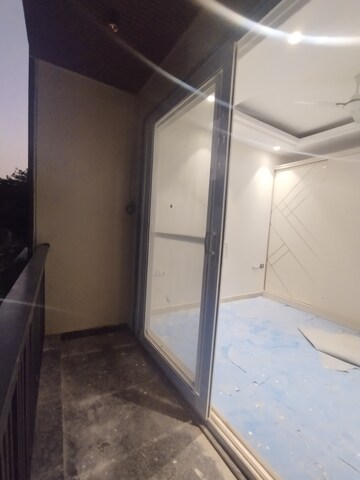 Room in 3 BHK Builder Floor at Chittaranjan Park – for Sale