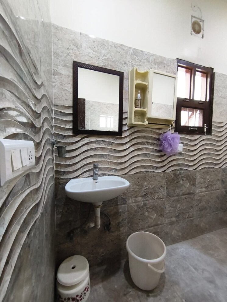 Bathroom, sector 46 1 RK 270 Sq.Ft. Builder Floor In Sector 46 Faridabad 9390066