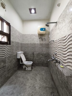 Bathroom in 1 RK Builder Floor at Sector 46 – for Rent