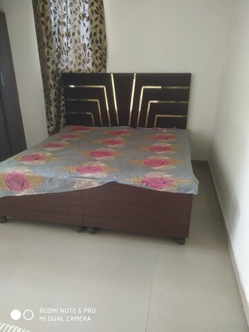Bedroom in 2 BHK Apartment at Patiala Road – for Rent