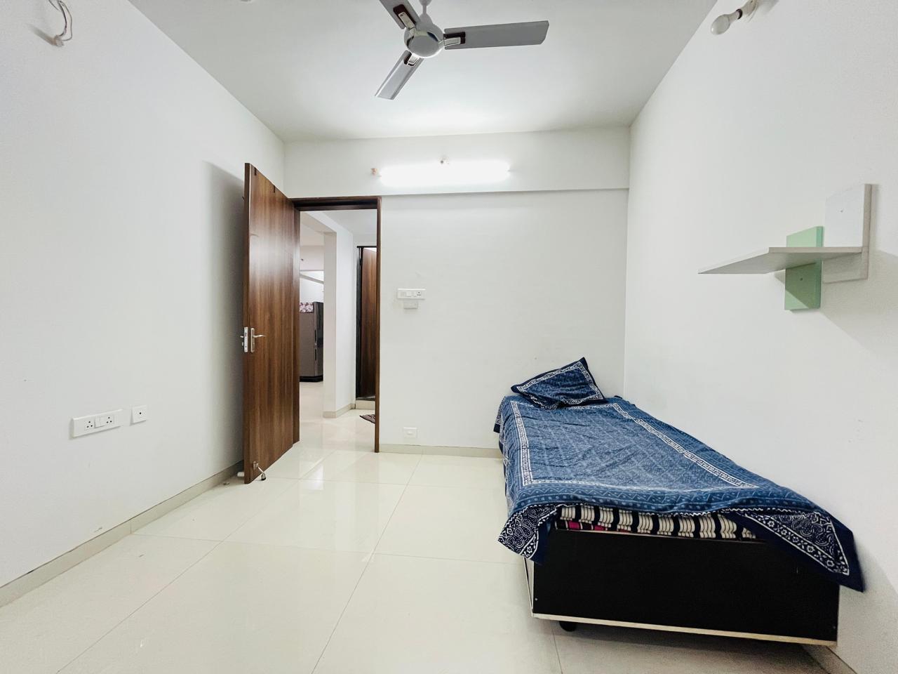 2 BHK + Extra Room Apartment For Rent in Om Sai Appartment 