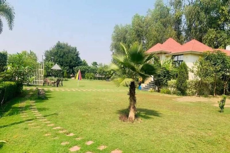 Garden, swaraaj-the-villagio  7500 Sq.Ft. Plot In Mohanlalganj Lucknow 9390132