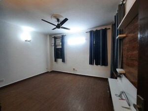 Room in 3 BHK Builder Floor at Malviya Nagar – for Rent