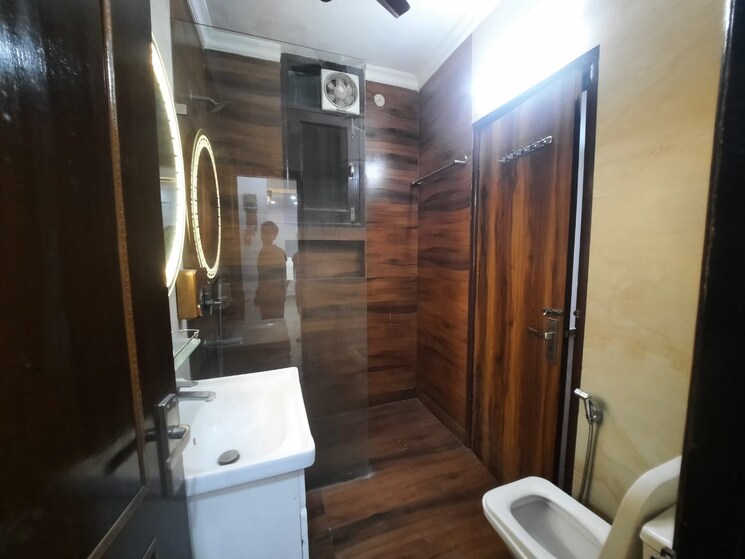 Bathroom, malviya nagar 3 Bedroom 1150 Sq.Ft. Builder Floor In Malviya Nagar Delhi 9390148