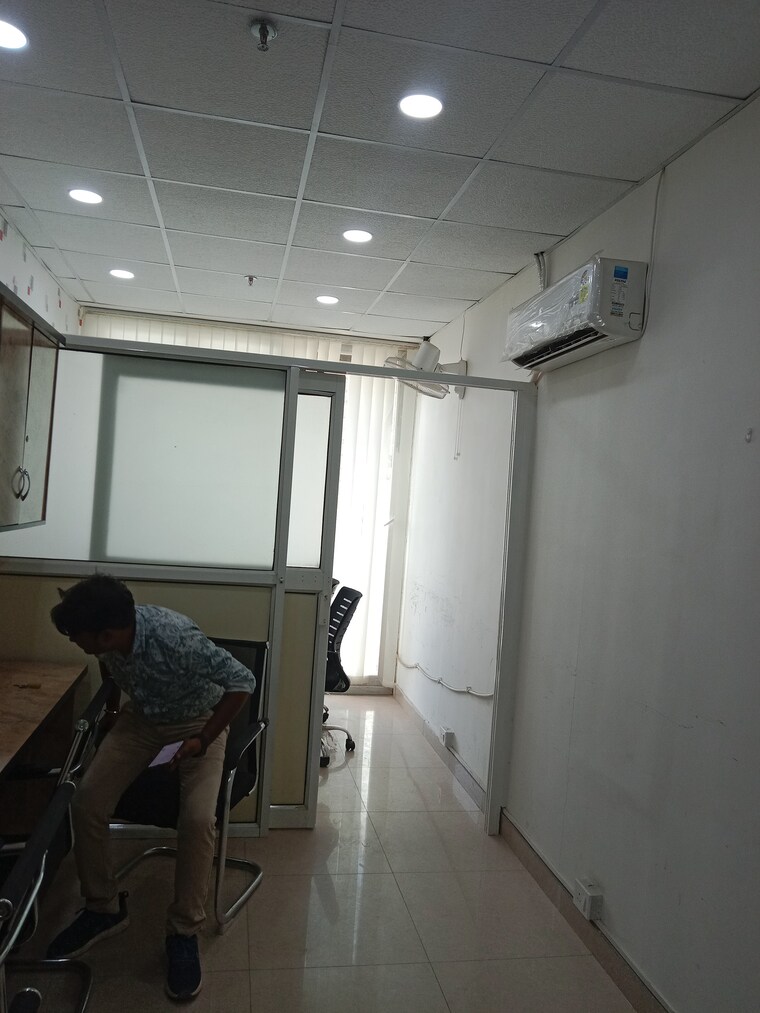 Team Area, gaur-city-center Commercial Office Space 450 Sq.Ft. In Sector 4 Greater Noida Greater Noida 9390168