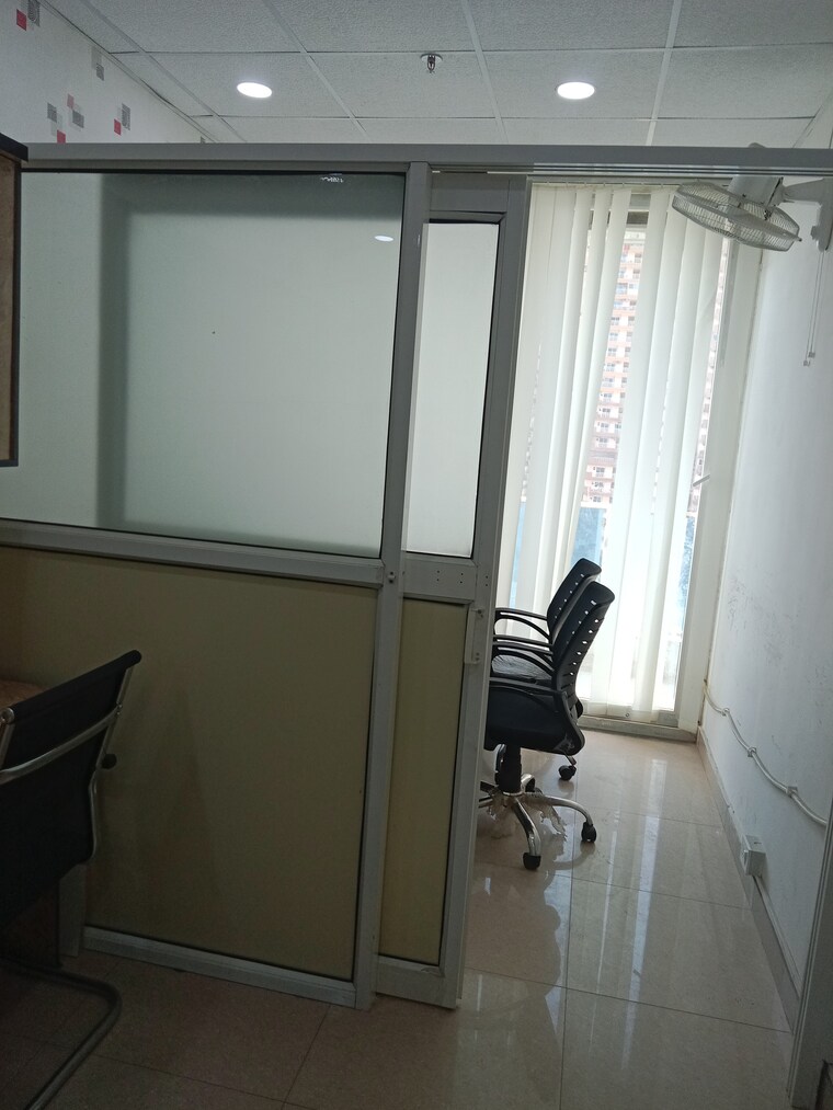 Team Area, gaur-city-center Commercial Office Space 450 Sq.Ft. In Sector 4 Greater Noida Greater Noida 9390168