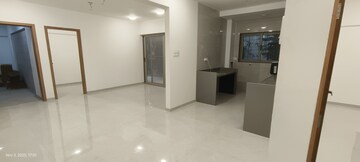 Room in 3 BHK Apartment at Mayur Colony – for Sale