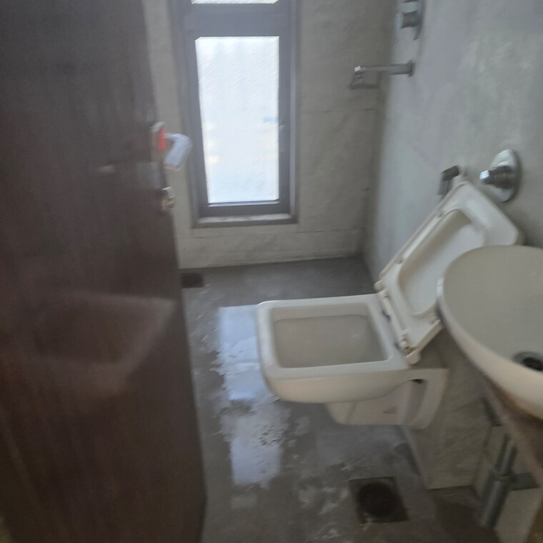 Bathroom, laxmi-niwas-dadar 2 Bedroom 730 Sq.Ft. Apartment In Dadar West Mumbai 9390185