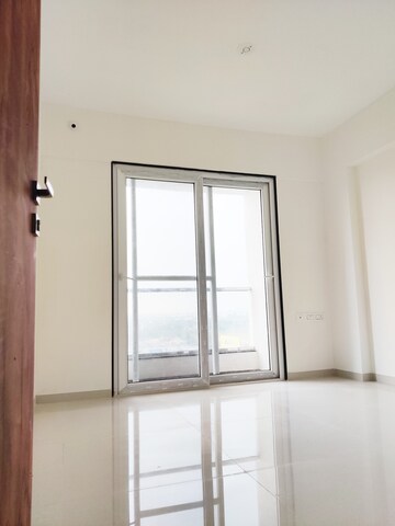 Room in 2 BHK Apartment at Guru Vista CHS, Kharadi – for Rent