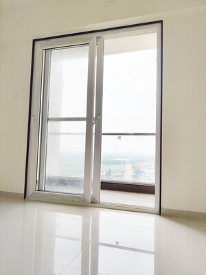 Room in 2 BHK Apartment at Guru Vista CHS, Kharadi – for Rent