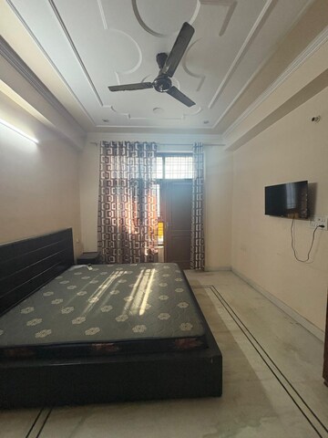 Bedroom in 4 BHK Penthouse at Sector 46 – for Rent