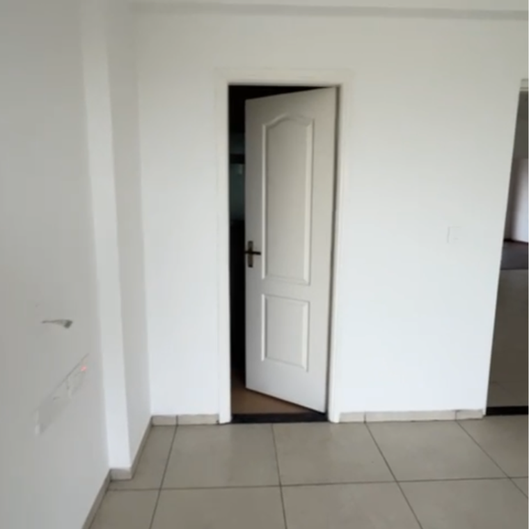 Room, sushma-valencia 3.5 Bedroom 2250 Sq.Ft. Apartment In Nagla Road Zirakpur 9390215