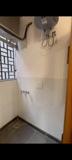 Room in 2 BHK Builder Floor at Malviya Nagar – for Rent