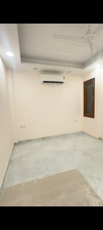 Room in 2 BHK Builder Floor at Malviya Nagar – for Rent