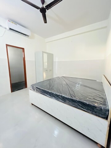 Bedroom in 1 BHK Builder Floor at Sector 39 – for Rent