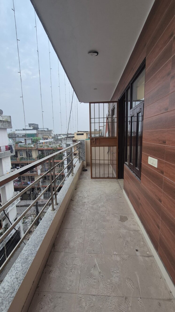 Balcony, sainik colony 3 Bedroom 1377 Sq.Ft. Builder Floor In Sainik Colony Faridabad 9390206