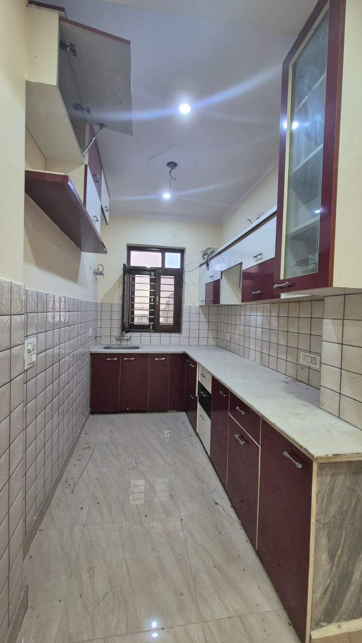 Kitchen, sainik colony 3 Bedroom 1377 Sq.Ft. Builder Floor In Sainik Colony Faridabad 9390206